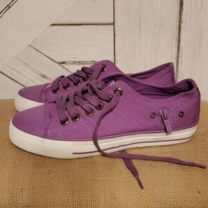 Levi's zipper low top sneakers